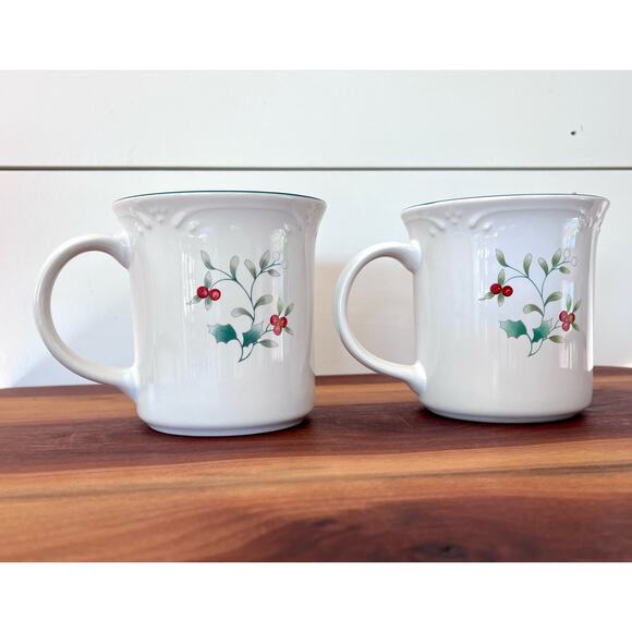 Pfaltzgraff Winterberry Large Coffee Mugs - Set of 2 - Picture 5 of 12